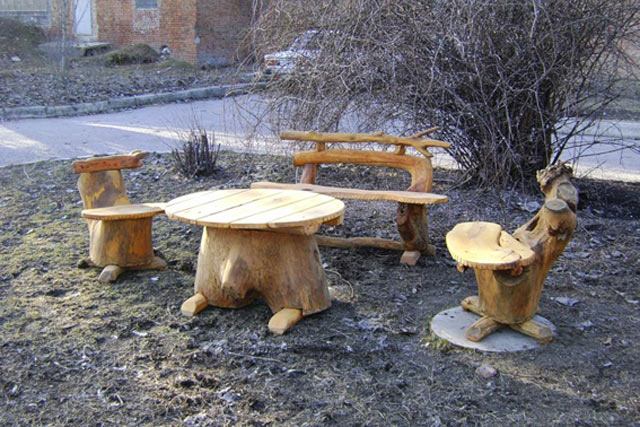 Деревянный стол и варианты деревянных стульев