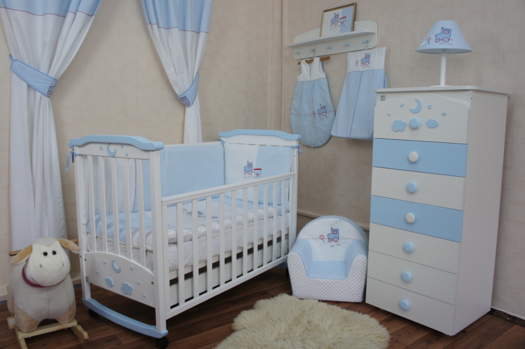 Аналогичный дизайн детской комнаты для мальчика-младенца, который несложно оформить своими руками