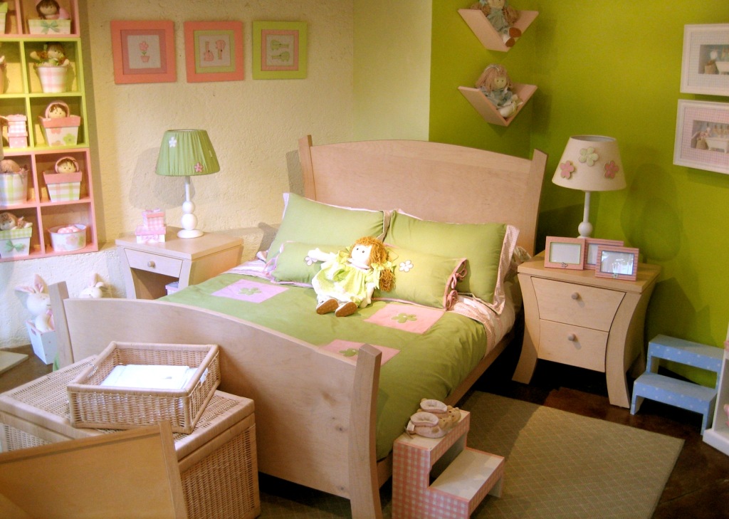 Деревянная мебель — наиболее удачный выбор для детской комнаты