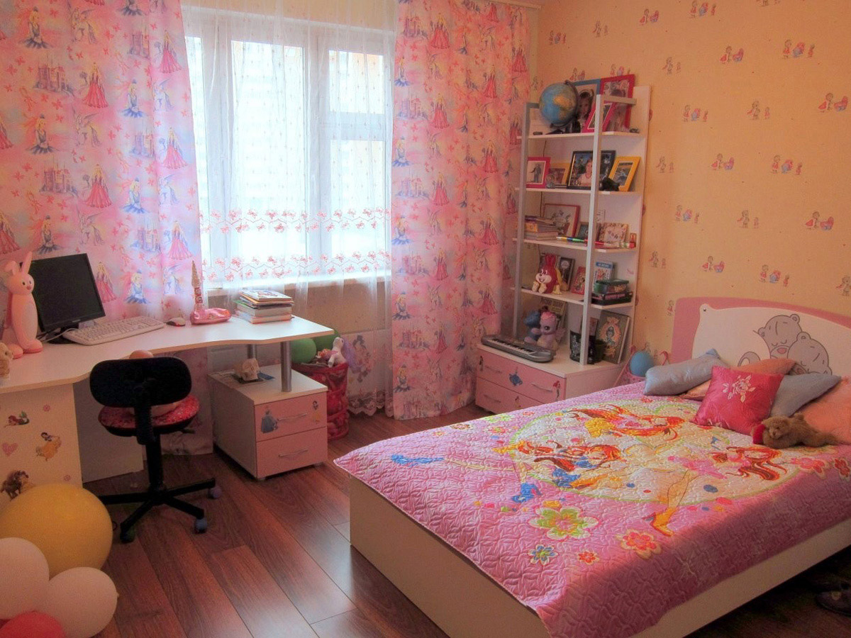 Пример оформления детской комнаты для девочки в розовом цвете