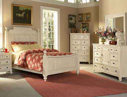 Спальня в стиле прованс в пастельной гамме с яркими цветовыми оттенками