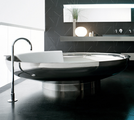 Современные стальные ванны имеют роскошный вид
