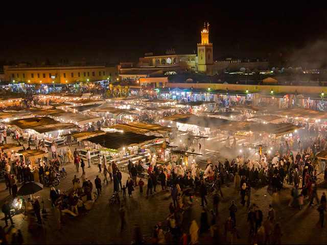 Городской базар ночью