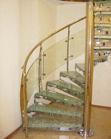 Многослойная ламинированная лестница