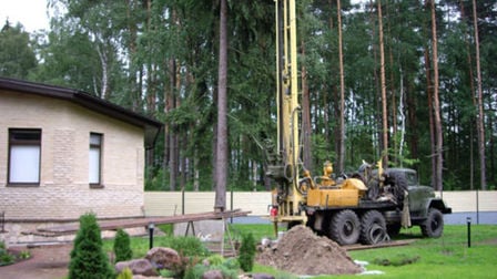 Буріння колодязя-шурфу для визначення глибини грунтових вод