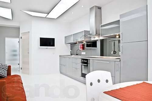 2. На вулиці Червоноармійській за $5 000