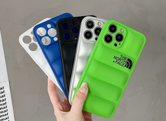 Яскраві чохли для iPhone 15