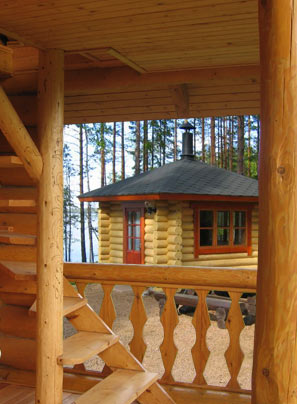 Всі елементи дерев'яного будинку оброблені антисептика і просочення для деревини