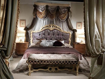 Подібне ліжко ідеально підкреслить класичний стиль спальні