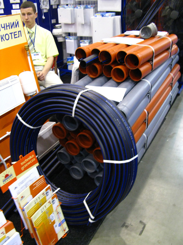 Значительную часть выставки составили полимеры и компрессоры