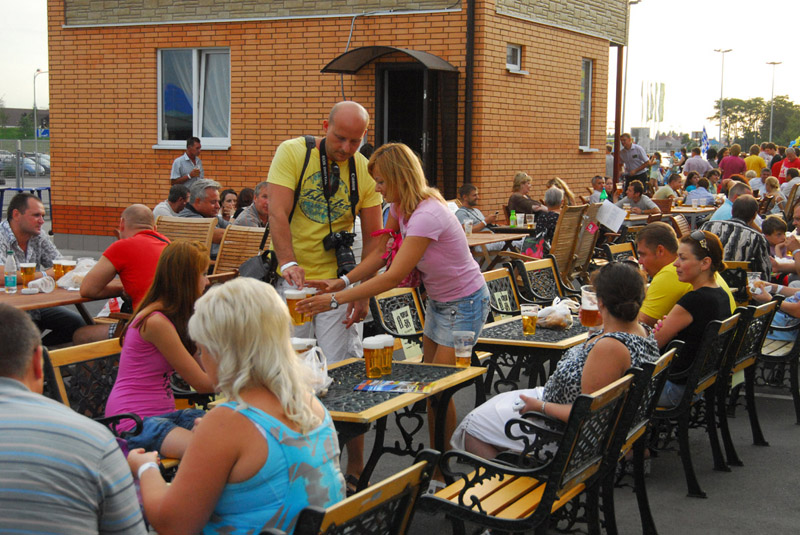 Пресса без пива не осталась