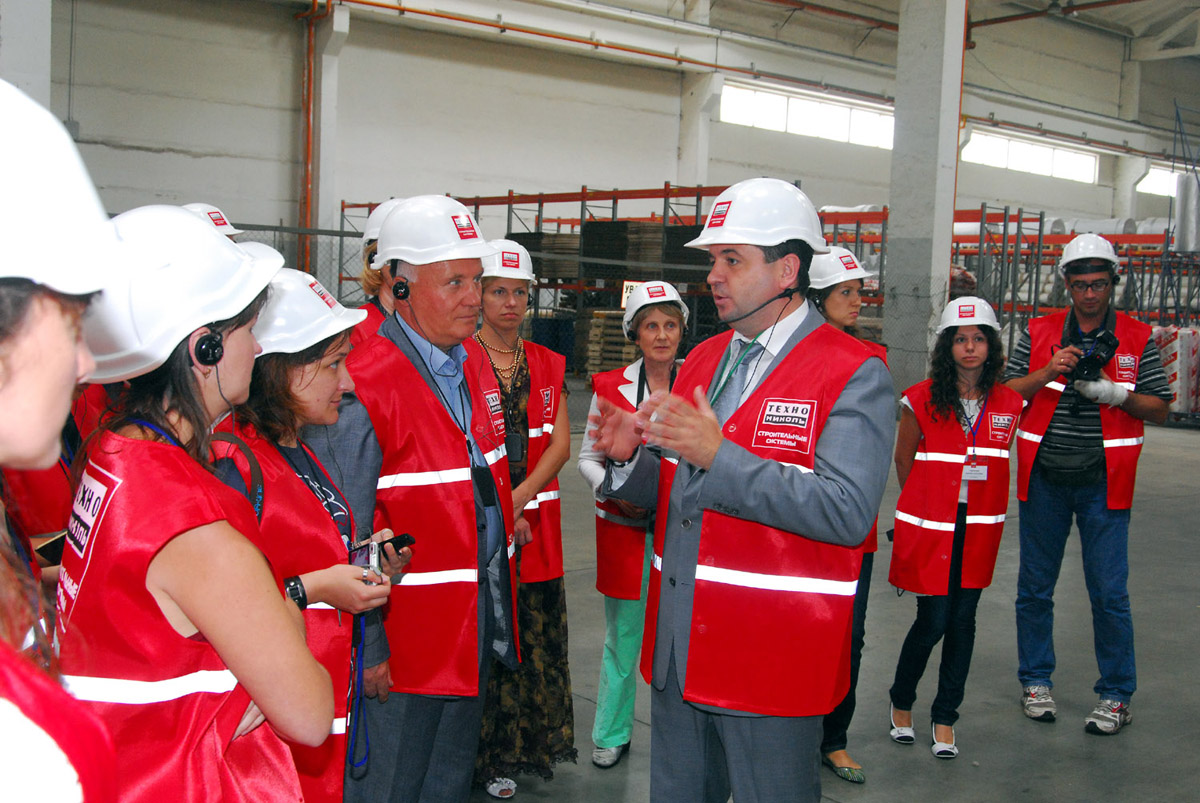 Начало экскурсии на производство