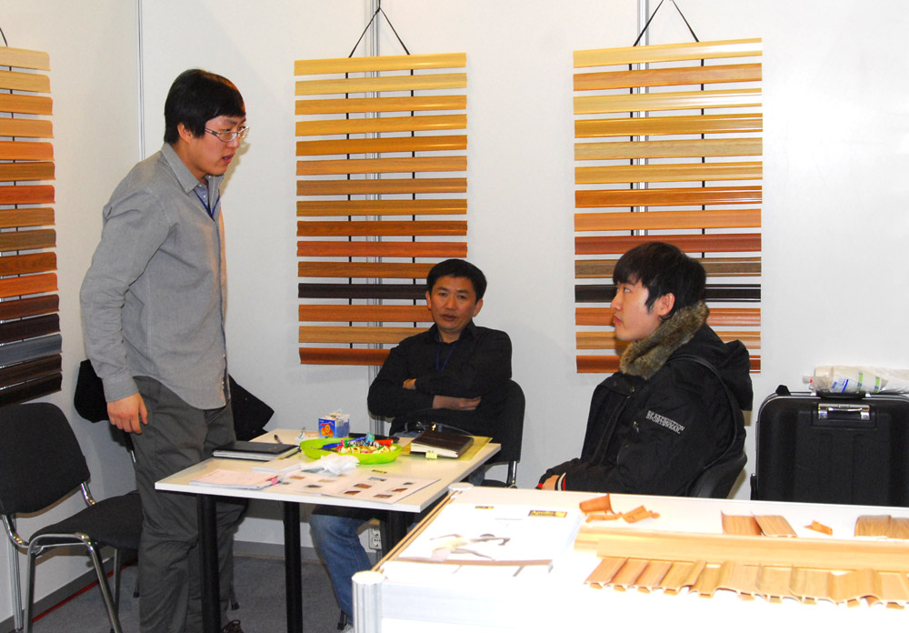 На виставці було багато китайців